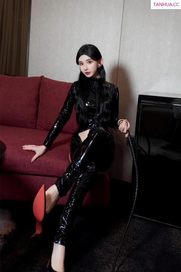 周于希dummy  [XiuRen]高清写真图 2023.12.22 No.7856 周于希Sally 圣诞惊喜第24张图片